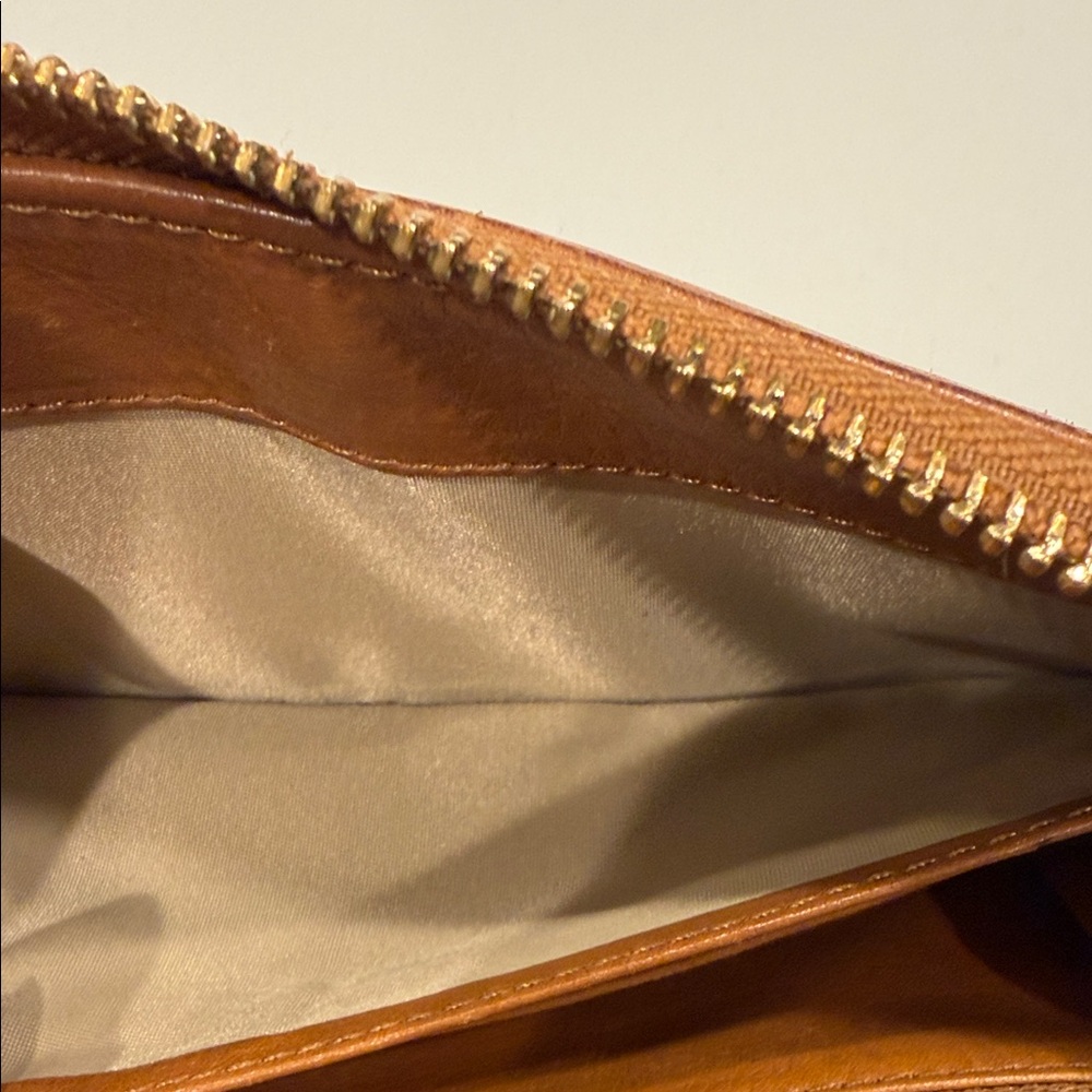 Tory Burch Brown Leather Wallet with Gold Logo - Picture 12 of 14